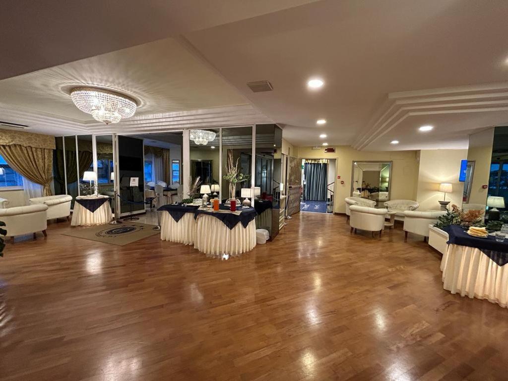 Hotel City Montesilvano Marina エクステリア 写真